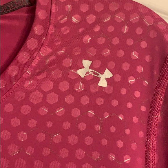 Women’s size M Under Armour heatgear t-shirt! - Picture 2 of 6
